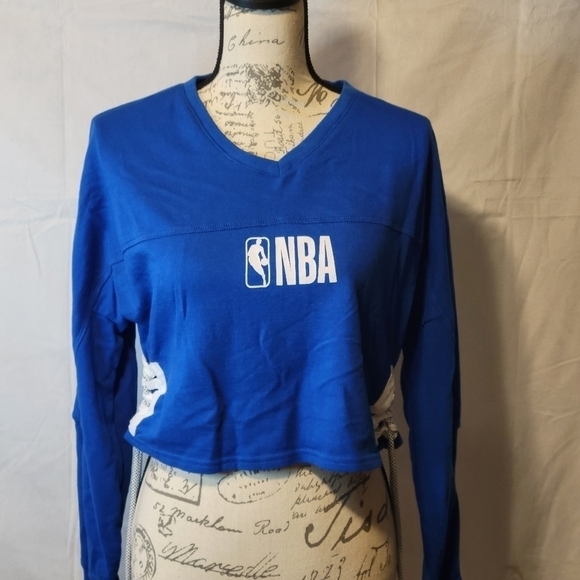 Nba Crop Top Sweatshirt Size M - Picture 1 of 4